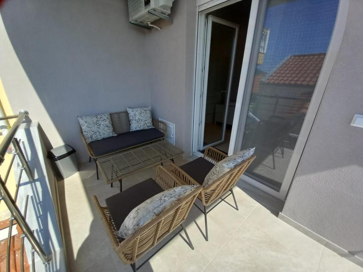 Elenis House Apartment เนอาเปรามอส ภายนอก รูปภาพ