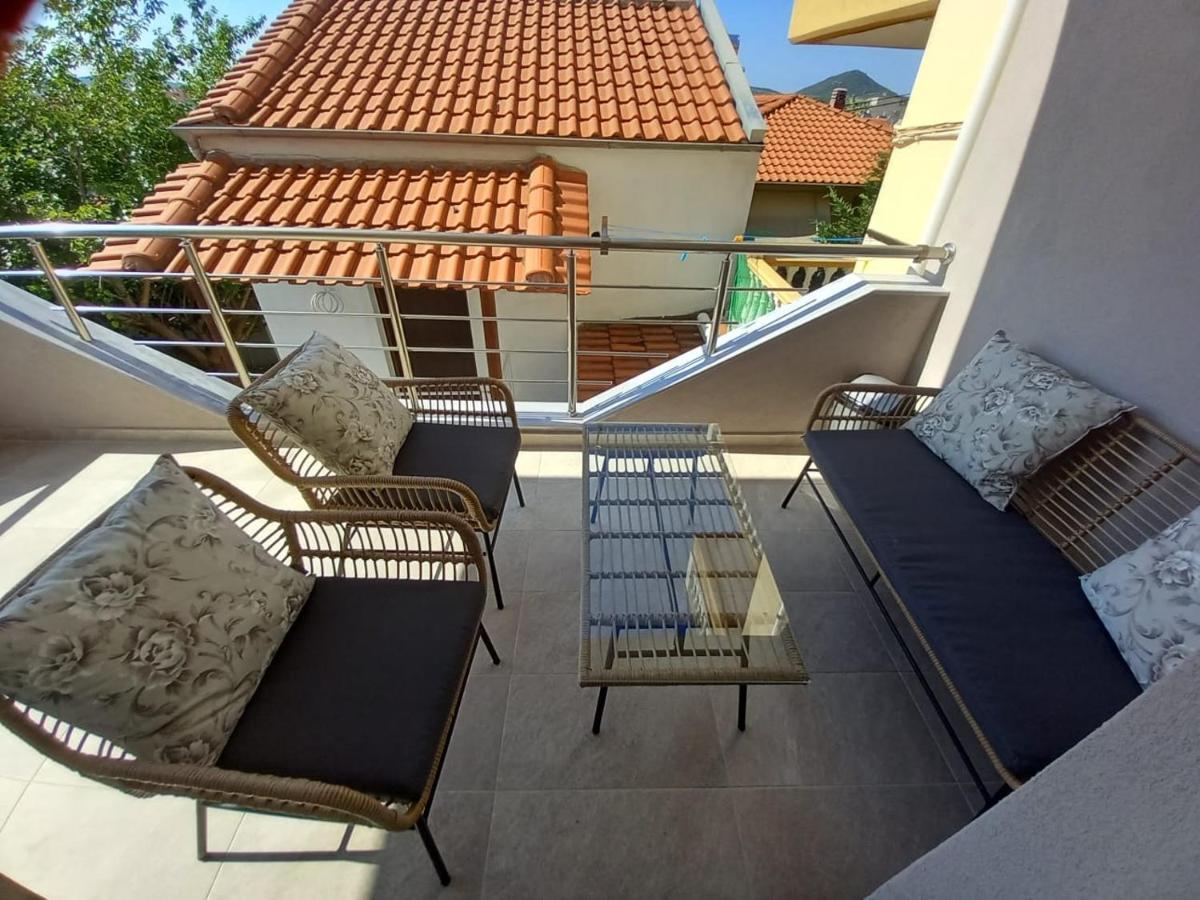 Elenis House Apartment เนอาเปรามอส ภายนอก รูปภาพ