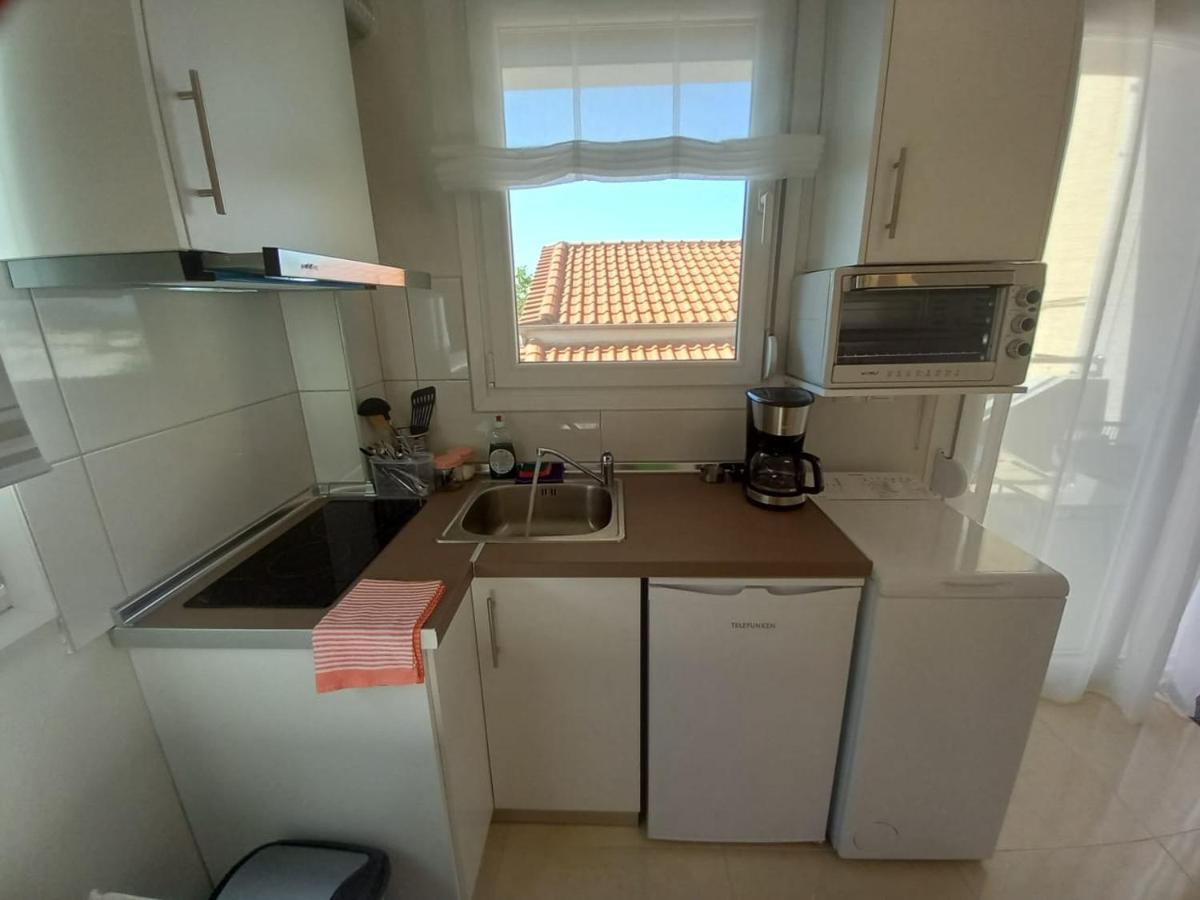 Elenis House Apartment เนอาเปรามอส ภายนอก รูปภาพ